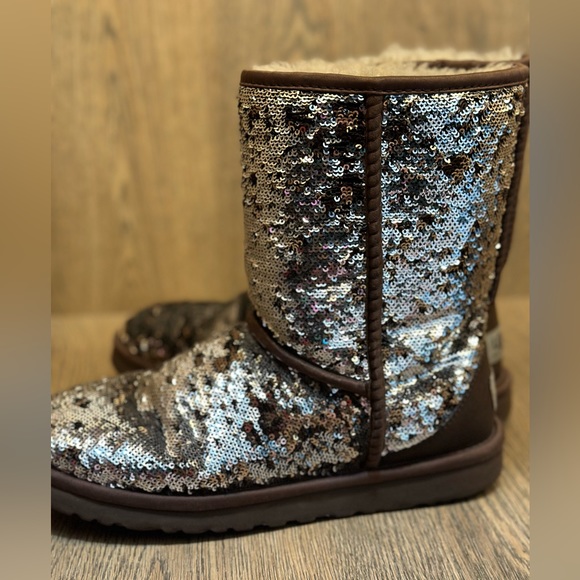 Ugg Sequined Mini Boot Size 8 - Picture 2 of 4